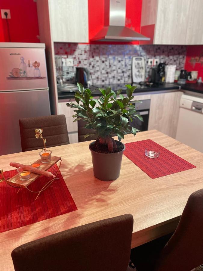 Home Nadia Corinth エクステリア 写真